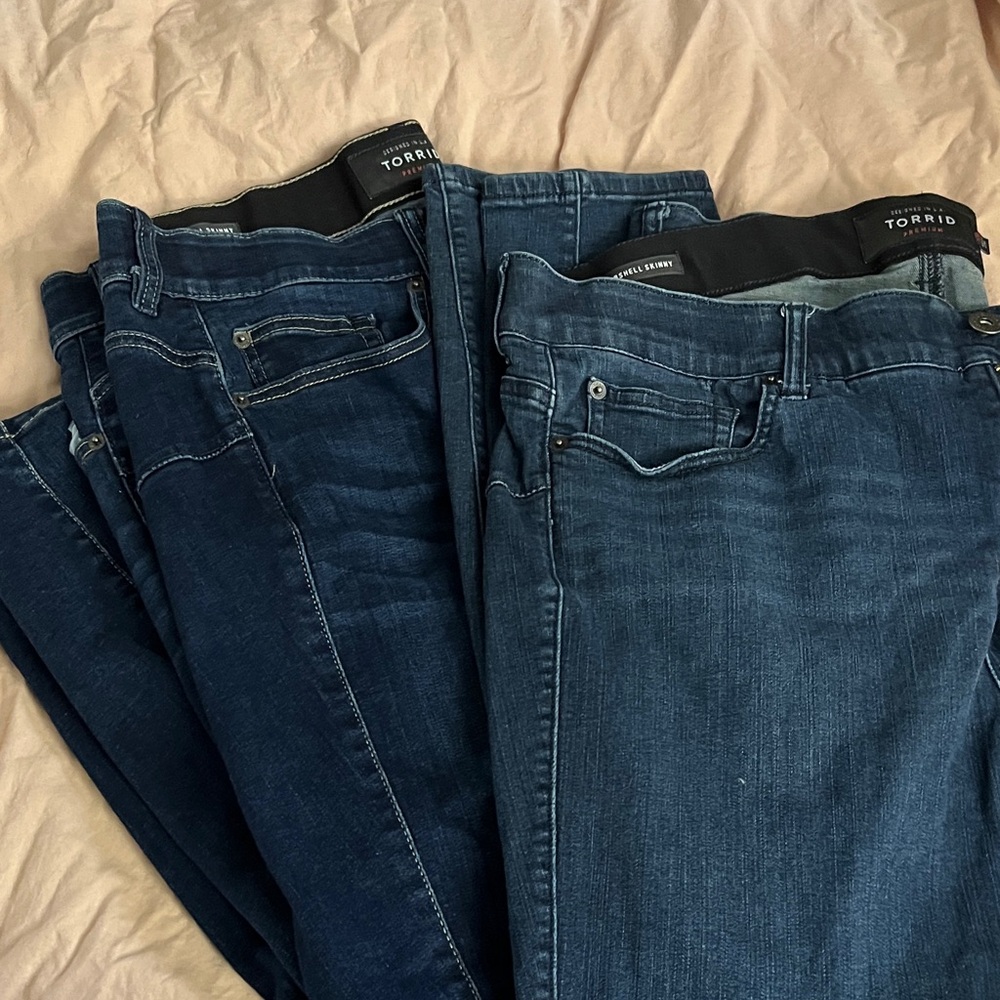 Torrid Dark and Medium Blue bombshell Skinny Jeans 20R